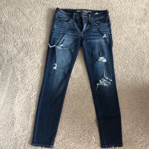 Super super stretch American Eagle blue skinny jeans. Size 6.